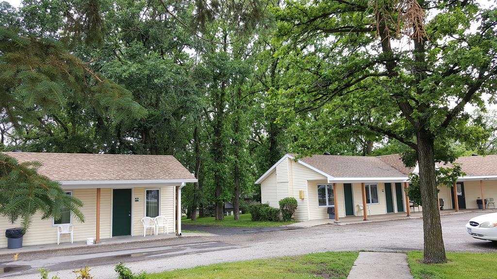 Budget Host Inn Detroit Lakes Exterior photo