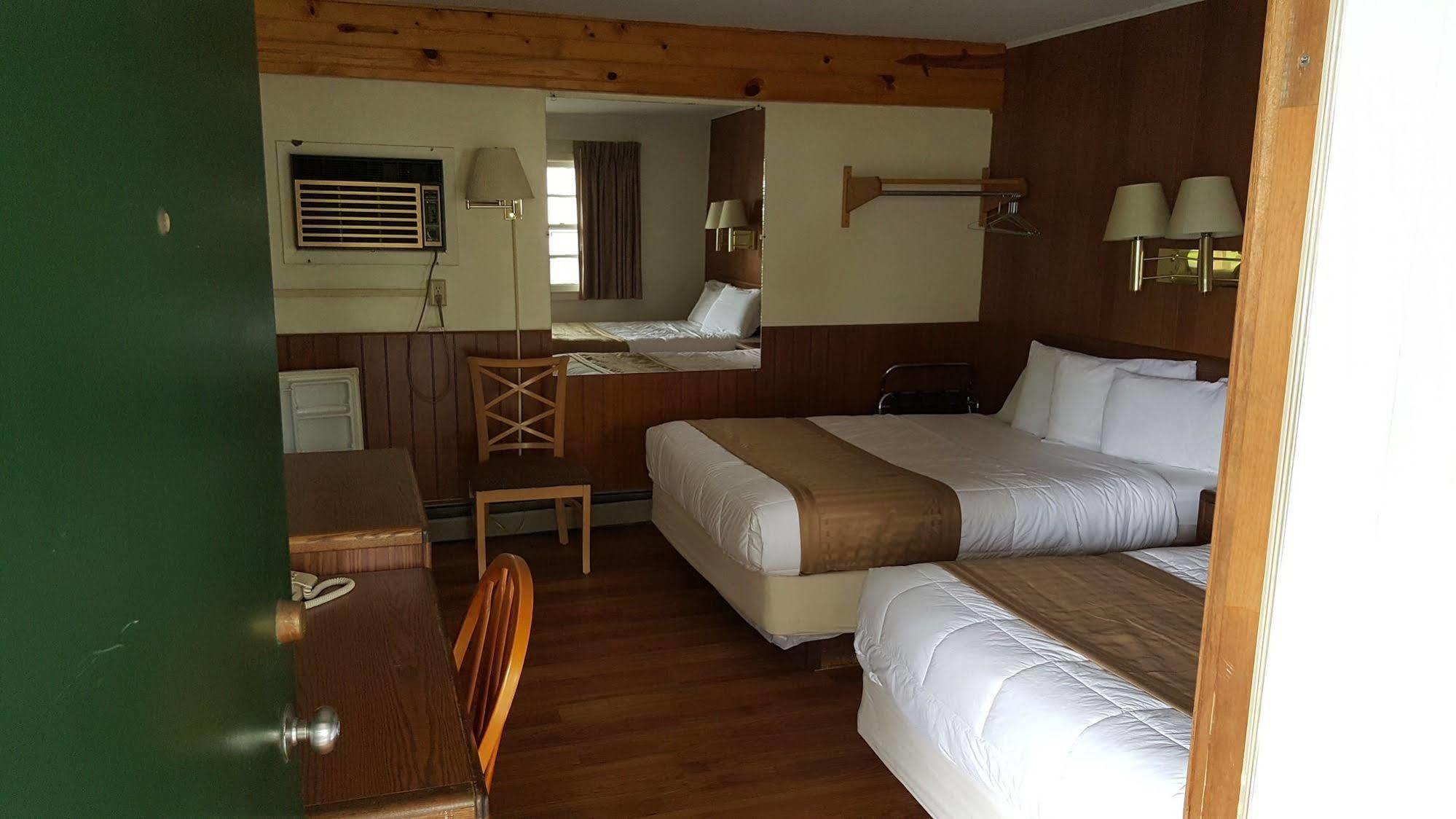 Budget Host Inn Detroit Lakes Exterior photo